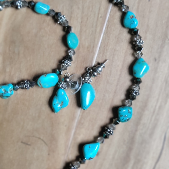 Vintage Raw Turquoise and Silver Necklace Set - Picture 9 of 11